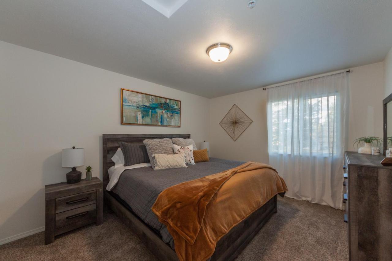 Appartement Modern And Stylish King Bed Wifi Free Parking à Spokane Valley Extérieur photo