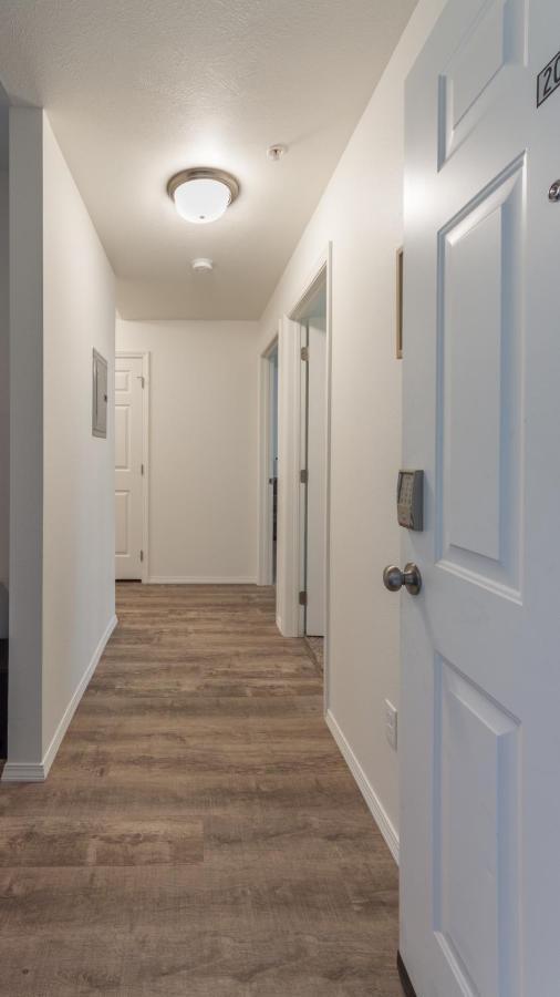Appartement Modern And Stylish King Bed Wifi Free Parking à Spokane Valley Extérieur photo